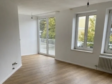 2zimmer_balkon.jpg